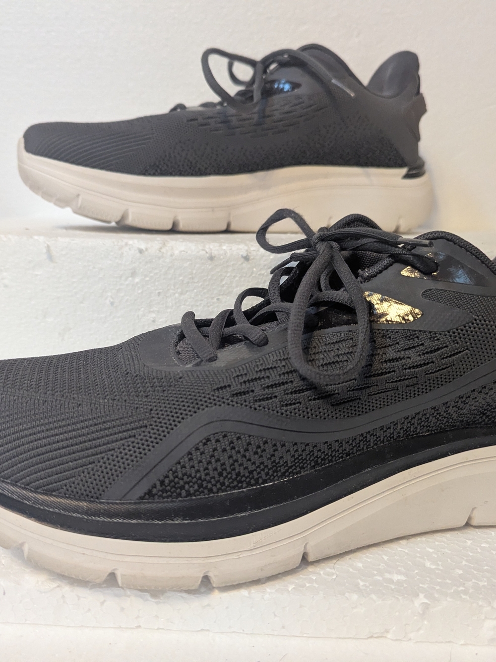 Men's Gray Athletic Knit Sneakers with White Sole